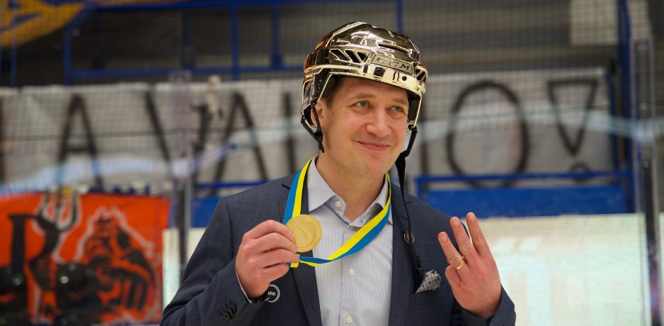 Hallam leads Växjö to a third title