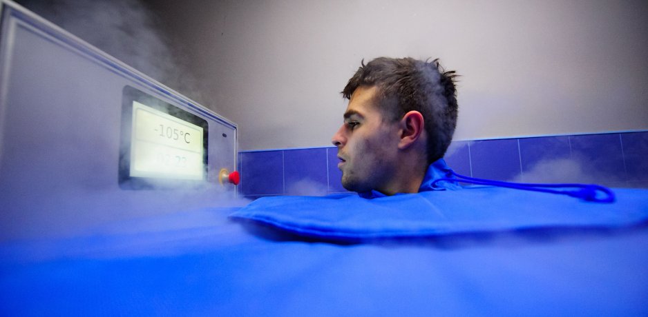 Whole-body cryotherapy in health management of hockey players