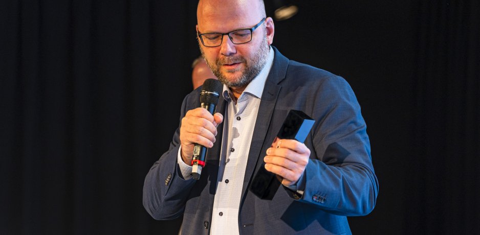 Infront Leadership Award presented to Philipp Walter, Kölner Haie CEO